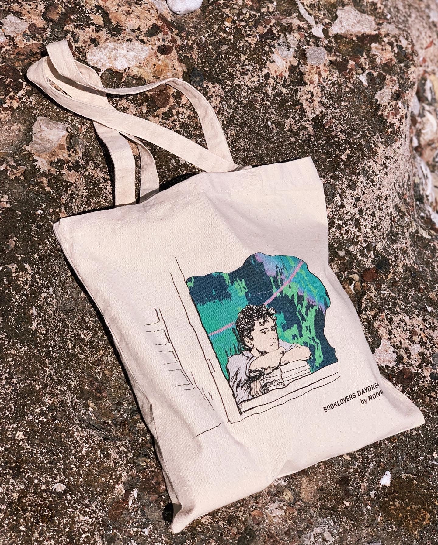 Booklovers Daydream Tote Bag